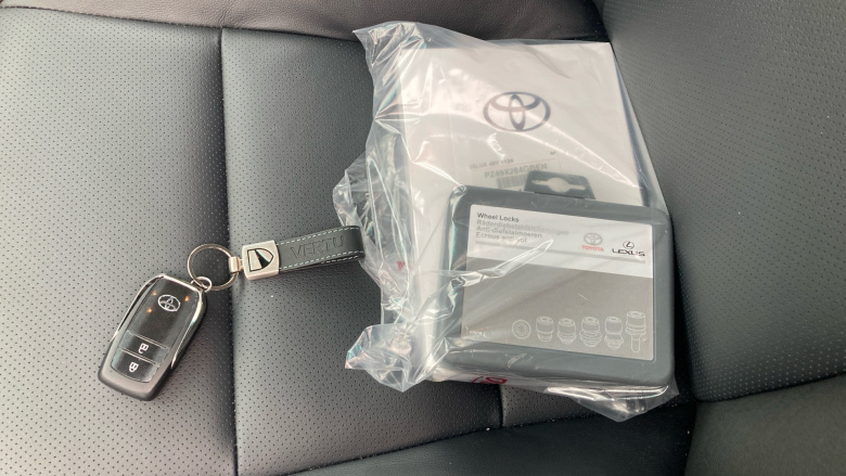 Toyota Hilux Diesel Invincible X D/Cab Pick Up 2.8 Hybrid 48V Auto